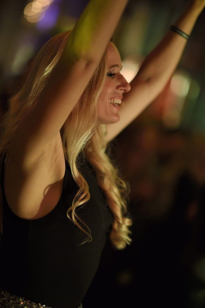 Feel it! Annabell Whitney Saengerin The StreetLIVE Family Joe Whitney Entertainer Saenger Diana Schneider Saengerin BB Thomaz Saengerin Fitness Julianna Townsend Saengerin Model Patrick Lemm Gitarrist Saenger Alvin Mills Schlagzeug Bassist Tim Eden Keyboard Saxophon Saenger Marvin Dallaway Trompete Saenger 23.11.2018 Feel it! Annabell Whitney Saengerin The StreetLIVE Family Joe Whitney Entertainer Saenger Diana Schneider Saengerin BB Thomaz Saengerin Fitness Julianna Townsend Saengerin Model Patrick Lemm Gitarrist Saenger Alvin Mills Schlagzeug Bassist Tim Eden Keyboard Saxophon Saenger Marvin Dallaway Trompete Saenger 23.11.2018