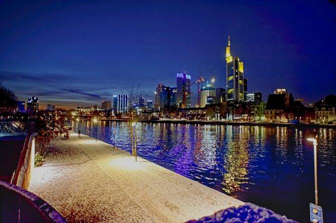 Frankfurt am Main Germany bei Nacht Skyline Skyscrapers Dezember 2012 Frankfurt am Main Germany bei Nacht Skyline Skyscrapers Dezember 2012